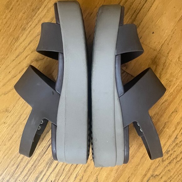 Crocs Flatform Sandal (EUC) - Picture 2 of 6